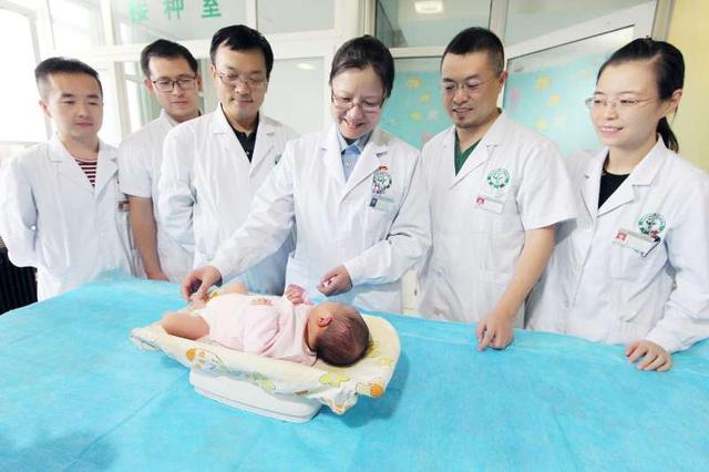 验孕棒5分钟后二条杠显示得很清楚是怀的男孩吗